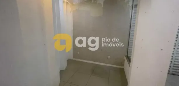 Ponto Comercial para alugar, 32m² no Vila Valqueire, Rio de Janeiro