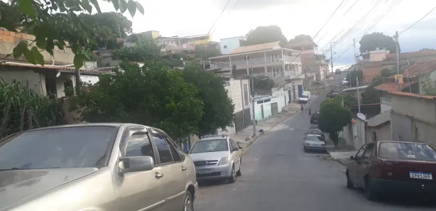 Lote/Terreno à venda, 1000m² no Jardim dos Comerciários (Venda Nova), Belo Horizonte