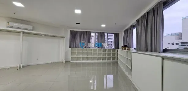 Sala Comercial para alugar, 45m² no Barra Olímpica, Rio de Janeiro