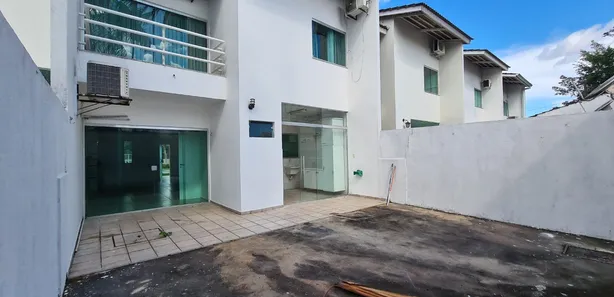 Casa com 3 Quartos para venda ou aluguel, 214m² no Flores, Manaus