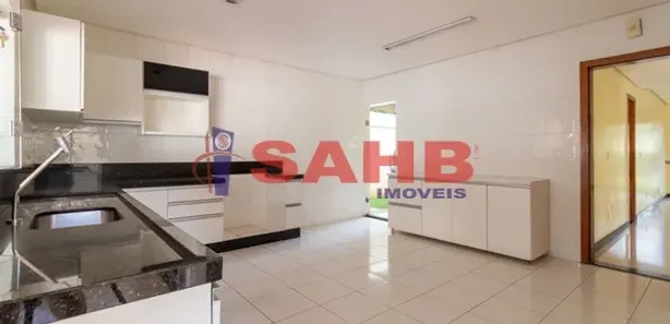 Casa de Condomínio com 3 Quartos para alugar, 240m² no Loteamento Portal do Sol II, Goiânia