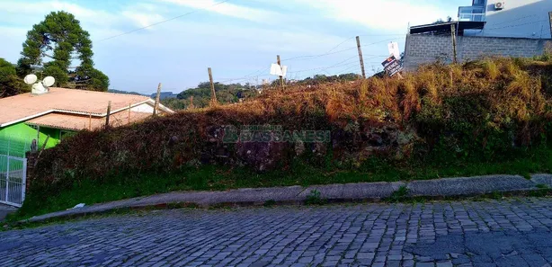 Lote/Terreno à venda, 425m² no Cruzeiro, Caxias do Sul
