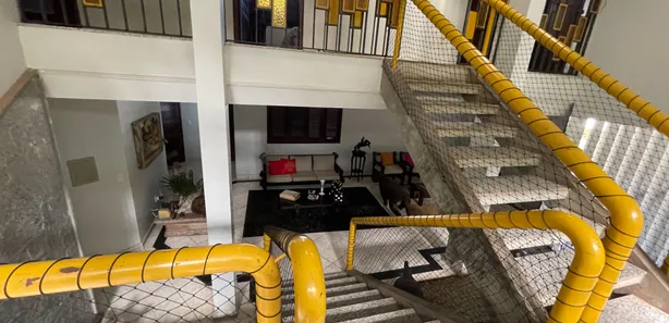 Sobrado com 4 Quartos à venda, 492m² no Candelária, Natal