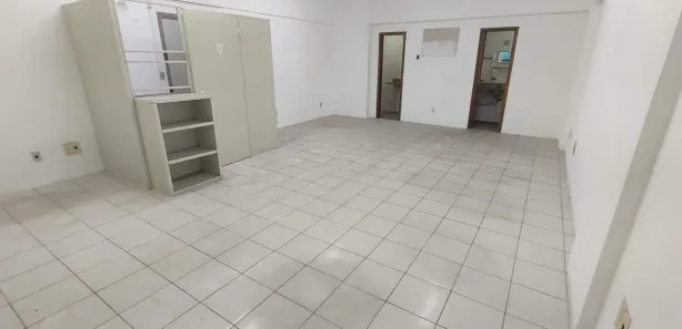 Sala Comercial para alugar, 110m² no Centro, Santos