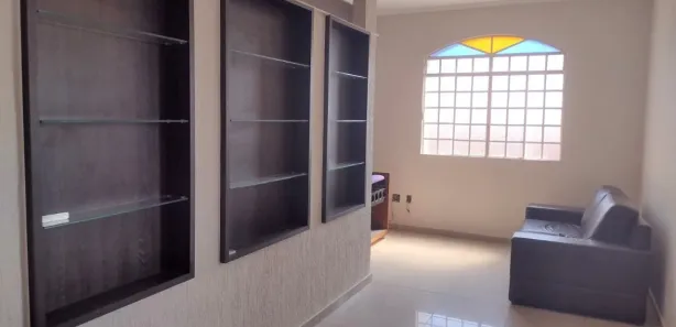 Casa com 3 Quartos para alugar, 200m² no Santa Efigênia, Belo Horizonte