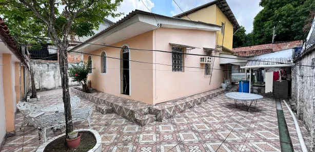 Casa com 5 Quartos à venda, 300m² no Alvorada, Manaus