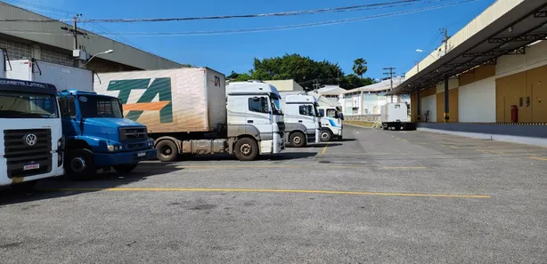 Galpão/Depósito/Armazém para alugar, 1300m² no Campinas de Pirajá, Salvador