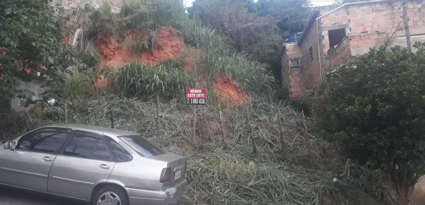 Lote/Terreno à venda, 1000m² no Jardim dos Comerciários (Venda Nova), Belo Horizonte