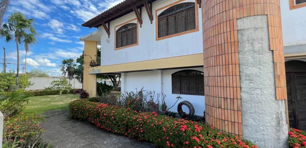 Sobrado com 4 Quartos à venda, 492m² no Candelária, Natal