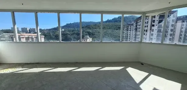 Sala Comercial à venda, 29m² no Santa Rosa, Niterói