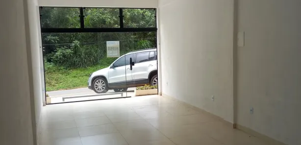 Ponto Comercial para alugar, 35m² no Araras, Petrópolis