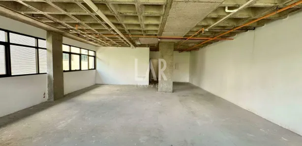 Sala Comercial à venda, 101m² no Santa Efigênia, Belo Horizonte