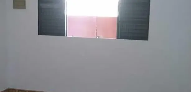 Casa com 1 Quarto para alugar, 60m² no Vila Helena, Suzano