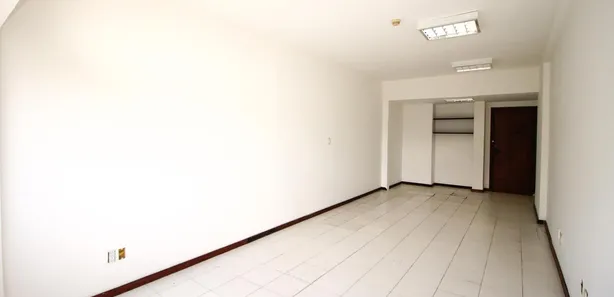 Sala Comercial à venda, 32m² no Parque Bela Vista, Salvador