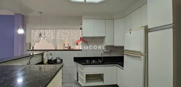 Sobrado com 4 Quartos à venda, 360m² no Vila Santa Rosa, Guarujá