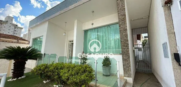 Casa com 7 Quartos à venda, 400m² no São Lucas, Belo Horizonte