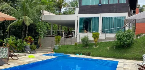 Casa de Condomínio com 3 Quartos para alugar, 250m² no Tarumã, Manaus