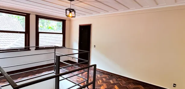 Apartamento com 3 Quartos para alugar, 176m² no Carangola, Petrópolis