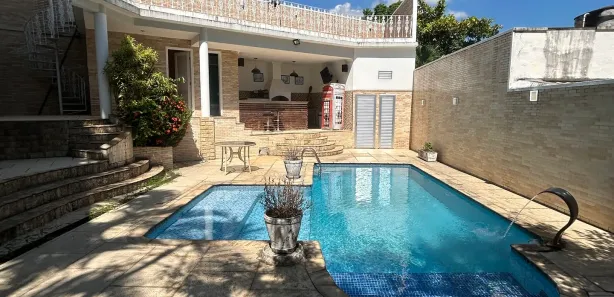 Casa com 4 Quartos para venda ou aluguel, 350m² no Joana D'Arc, Nova Iguaçu