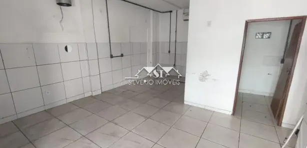 Ponto Comercial para alugar, 35m² no Quissama, Petrópolis