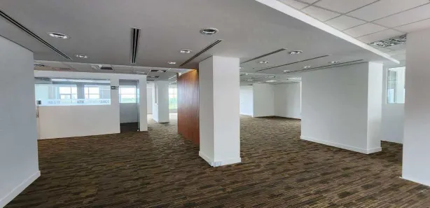 Sala Comercial para alugar, 556m² no Barra Olímpica, Rio de Janeiro