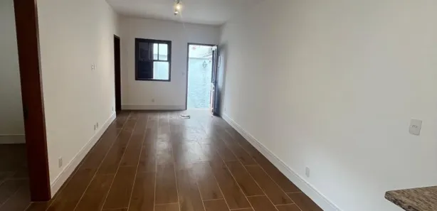 Casa de Condomínio com 2 Quartos para alugar, 60m² no Duchas, Petrópolis