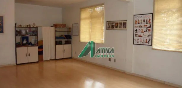 Sala Comercial à venda, 131m² no Santo Antônio, Belo Horizonte