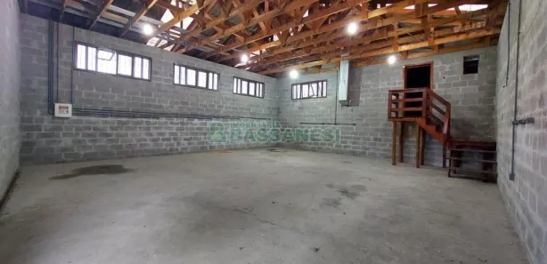 Galpão/Depósito/Armazém para alugar, 140m² no Cruzeiro, Caxias do Sul