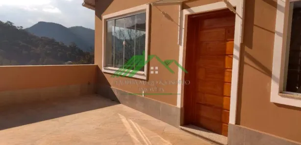Casa de Condomínio com 4 Quartos para alugar, 200m² no Carangola, Petrópolis