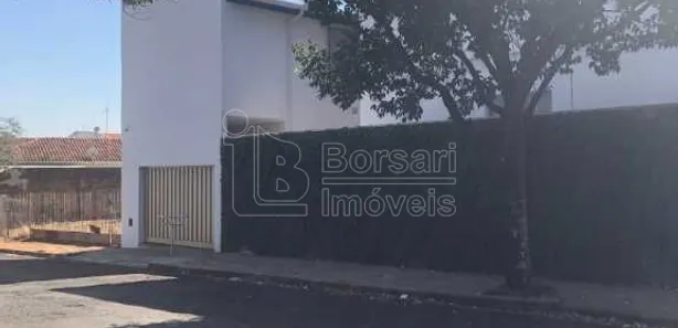 Sobrado com 4 Quartos à venda, 285m² no Vila Yamada, Araraquara