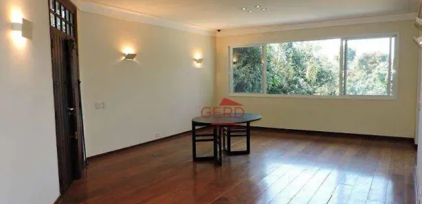 Casa com 6 Quartos para venda ou aluguel, 550m² no Jardim Marilu, Carapicuíba