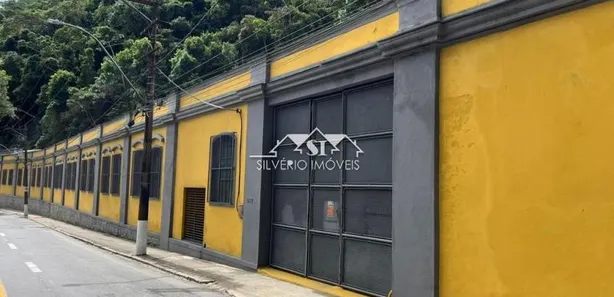 Galpão/Depósito/Armazém para venda ou aluguel, 2000m² no Morin, Petrópolis