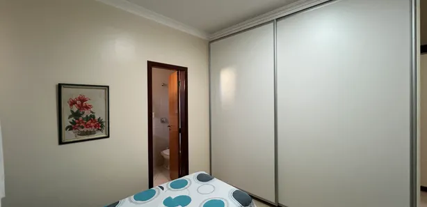 Casa de Condomínio com 4 Quartos para alugar, 330m² no Jardim Florença, Goiânia