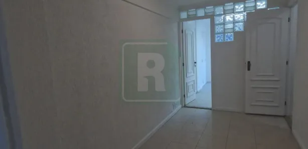 Sala Comercial à venda, 30m² no São Francisco, Niterói