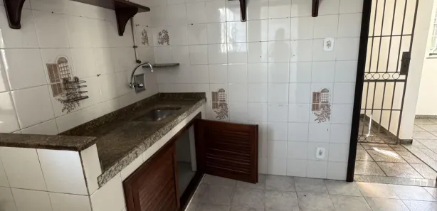 Casa com 2 Quartos para alugar, 80m² no Centro, Nova Iguaçu