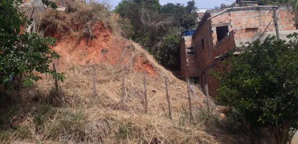Lote/Terreno à venda, 500m² no Jardim dos Comerciários (Venda Nova), Belo Horizonte
