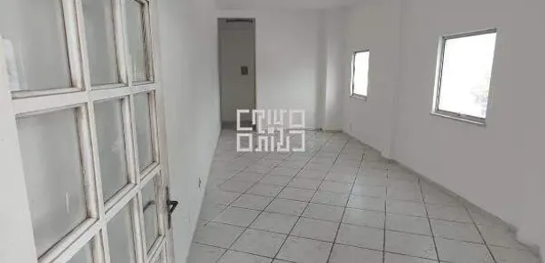 Sala Comercial à venda, 25m² no Badu, Niterói
