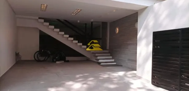 Casa com 4 Quartos para alugar, 276m² no Laranjeiras, Rio de Janeiro