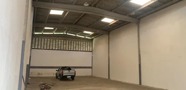 Galpão/Depósito/Armazém para alugar, 300m² no Recreio Ipitanga, Lauro de Freitas