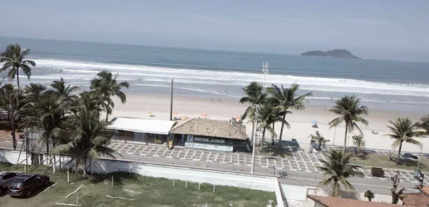 Apartamento com 2 Quartos à venda, 70m² no Jardim Las Palmas, Guarujá