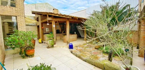 Sobrado com 5 Quartos à venda, 506m² no , Matinhos