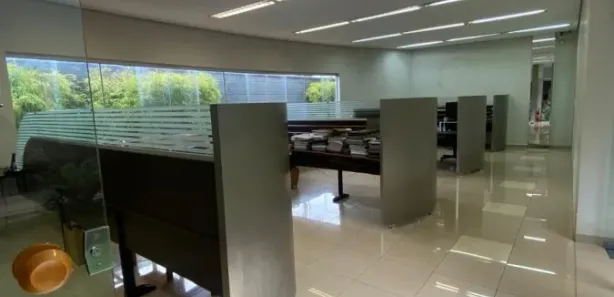 Sala Comercial para alugar, 1000m² no Centro, Campo Mourão