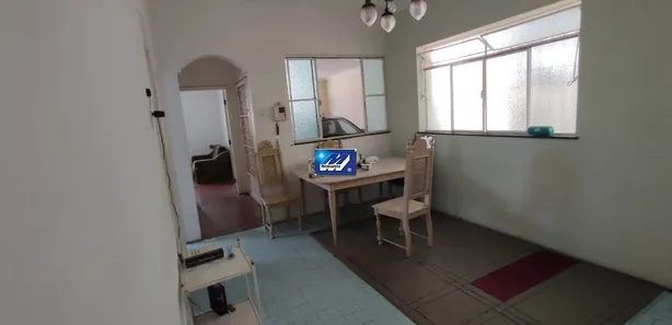 Casa com 2 Quartos para alugar, 227m² no Santa Tereza, Belo Horizonte
