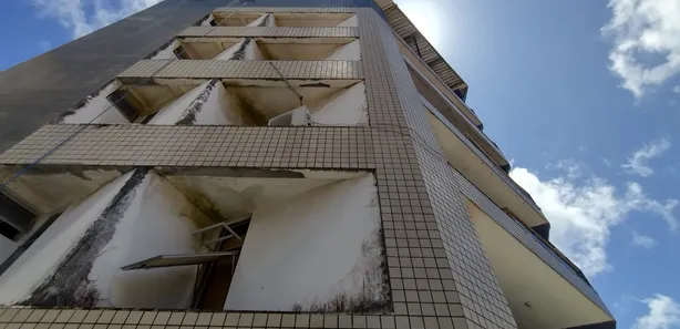 Apartamento com 2 Quartos para alugar, 80m² no Jardim Apipema, Salvador
