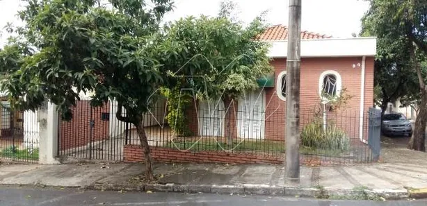 Casa com 3 Quartos à venda, 212m² no Centro, Araraquara