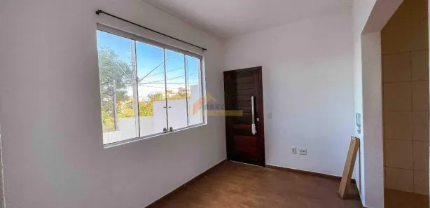 Casa com 3 Quartos para alugar, 95m² no São José, Divinópolis