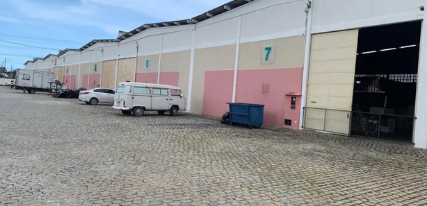 Galpão/Depósito/Armazém para alugar, 300m² no Recreio Ipitanga, Lauro de Freitas