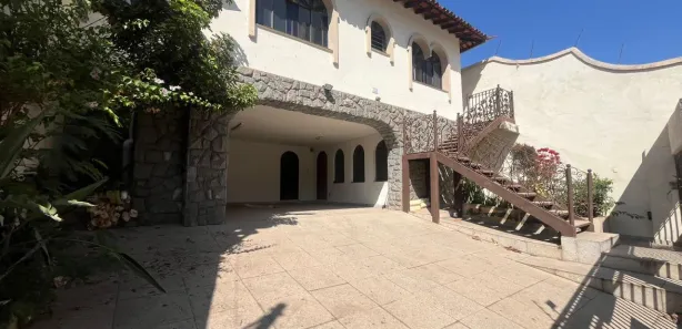 Casa com 4 Quartos para alugar, 372m² no Comiteco, Belo Horizonte