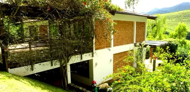 Casa de Condomínio com 4 Quartos para venda ou aluguel, 400m² no , Petrópolis