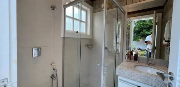 Casa de Condomínio com 4 Quartos para alugar, 420m² no Jardim Florença, Goiânia